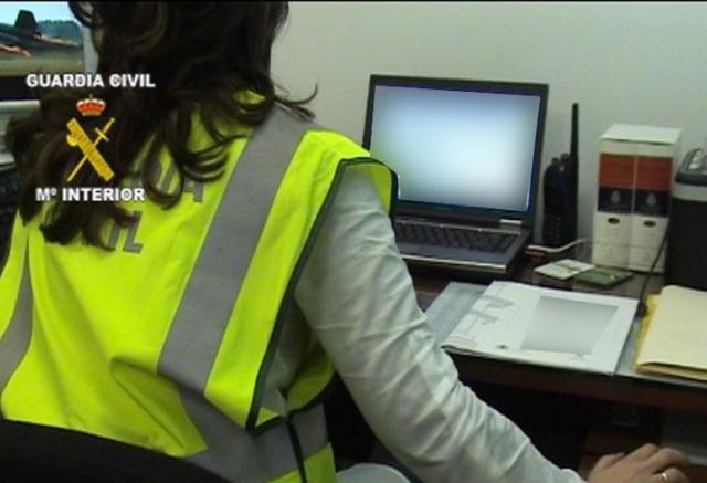 La Guardia Civil de Las Rozas detiene a un menor por amenazas y coacciones a otros menores a través de una red social