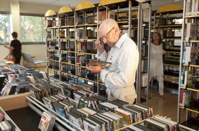El Ayuntamiento recuerda que ha ampliado el préstamo de libros y demás fondos en las bibliotecas municipales durante la época estival