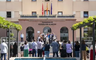 Pozuelo de Alarcón guarda un minuto de silencio contra la violencia de género

