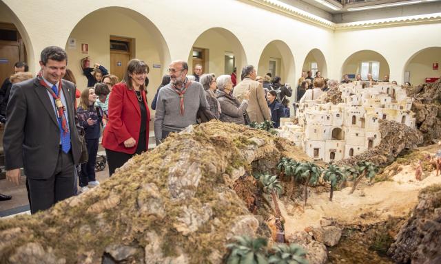 El Patio de Segovia del Ayuntamiento de Pozuelo de Alarcón acoge un gran Belén de 85 metros cuadrados y 450 figuras