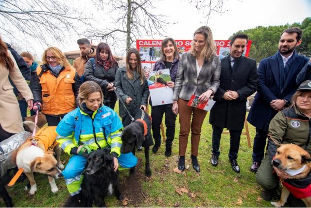 Pozuelo acoge la presentación del calendario solidario contra el abandono y por la adopción de mascotas