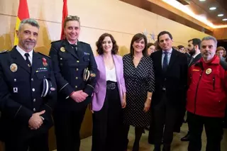 La alcaldesa recoge la distinción al Ayuntamiento de Pozuelo por su apoyo al 112 que se emplaza en la ciudad