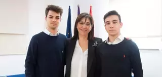 La alcaldesa felicita a dos jóvenes pozueleros, subcampeones de Europa de Judo