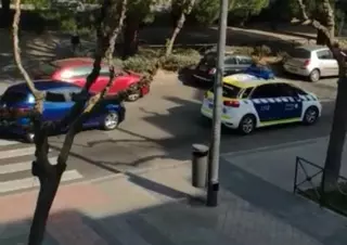 Un video de la Policía Local de Pozuelo reprendiendo a los ciudadanos por saltarse el confinamiento se hace viral