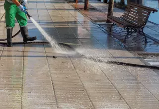 Pozuelo intensifica la limpieza de sus calles y mobiliario urbano con productos desinfectantes