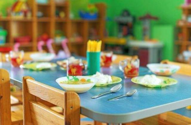 Somos Pozuelo critica que no se hayan pagado aún las becas de comedor municipal