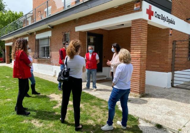 La alcaldesa visita las instalaciones de Cruz Roja Pozuelo y agradece la labor de sus voluntarios en esta crisis sanitaria