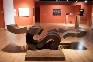 Pozuelo ofrece una visita en 3-D a la exposición “Martín Chirino. Sin pasión no hay vida” 