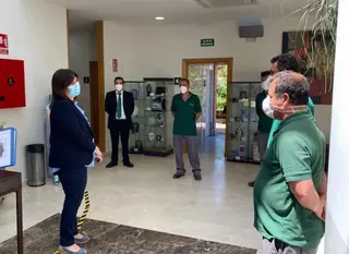 La alcaldesa de Pozuelo ha agradecido la encomiable labor del personal de los servicios funerarios durante la crisis por el Covid-19