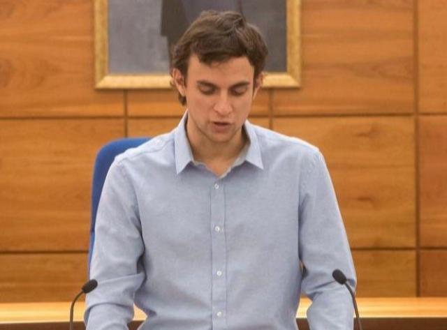 Somos Pozuelo denuncia que “PP y VOX acuerdan censurar al concejal Unai Sanz para que no pueda preguntar en el Pleno”