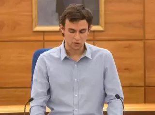 Somos Pozuelo denuncia que “PP y VOX acuerdan censurar al concejal Unai Sanz para que no pueda preguntar en el Pleno”