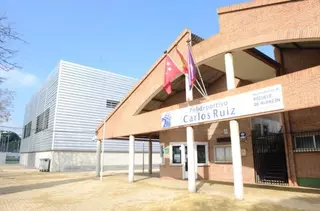 El Ayuntamiento avanza en la próxima construcción de la piscina climatizada en el polideportivo municipal Carlos Ruiz
