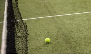 Las pistas de padel y tenis de los polideportivos municipales Carlos Ruiz y Pradillo abren hoy