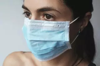 El gobierno madrileño pide a los jóvenes que usen la mascarilla, eviten aglomeraciones y mantengan la distancia interpersonal