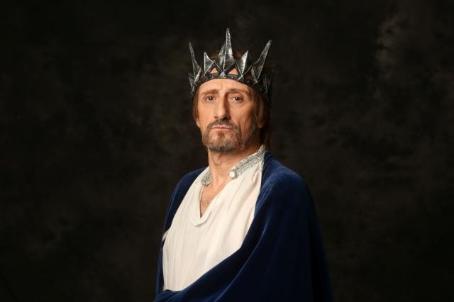 Los actores José Luis Gil, Pepón Nieto, Eva Isanta y el grupo Yllana, en la nueva temporada del MIRA Teatro de Pozuelo