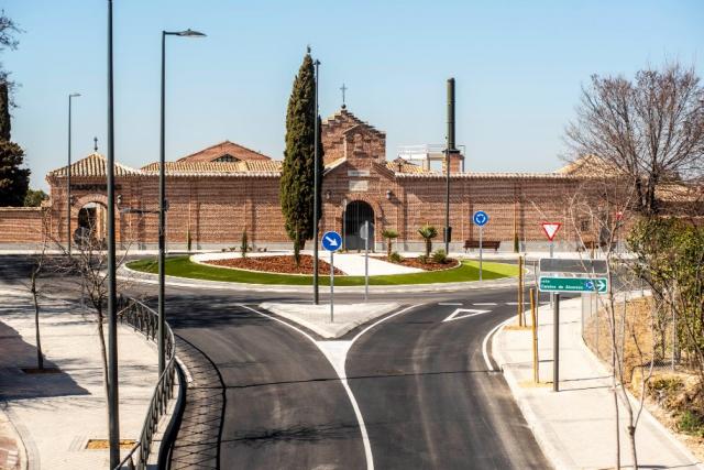 Los vecinos podrán asistir al cementerio Santo Ángel de la Guarda durante estos días, aunque se encuentre en zona restringida
