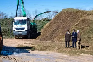 Pérez Quislant visita el Parque Forestal Adolfo Suárez donde se trata el resto vegetal recogido de las calles