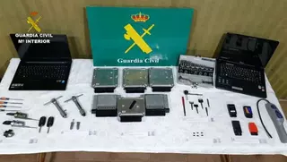 La Guardia Civil desarticula un grupo criminal especializado en el tráfico de vehículos que operaba en Las Rozas y Pozuelo