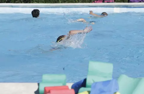 El Ayuntamiento de Pozuelo amplía el personal sanitario y de socorrismo para la campaña de verano