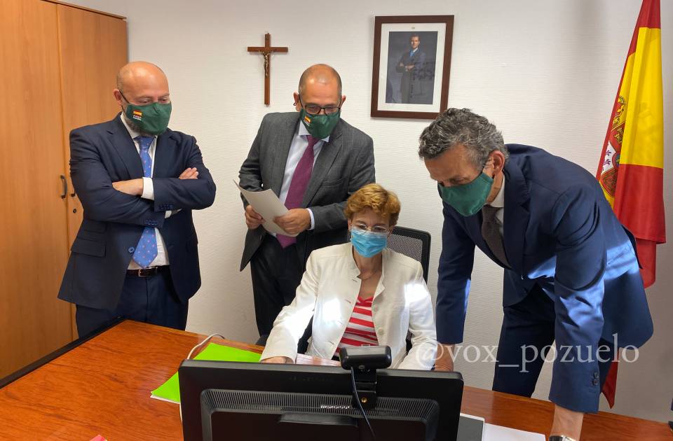 Vox Pozuelo denuncia una subida salarial para concejales del PP "hecha por la puerta de atrás"