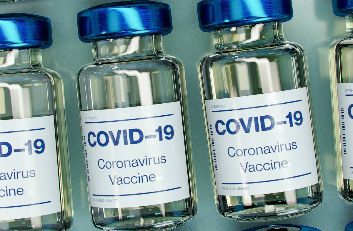 Los mayores de 50 años ya pueden solicitar su auto-cita para vacunarse contra el coronavirus