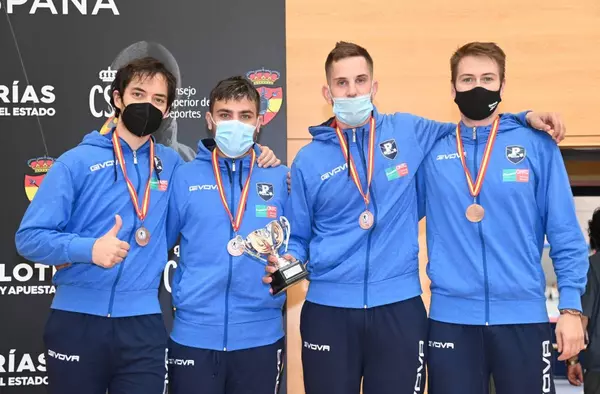 El Club Esgrima Pozuelo gana dos medallas de bronce en el Campeonato de España sénior 2020/2021 