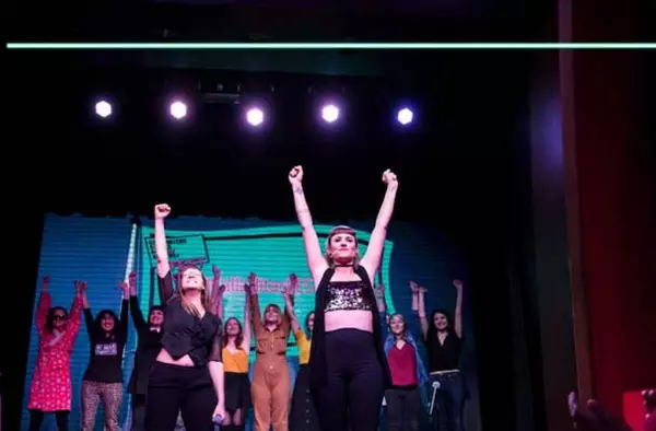 Cita con el humor en El Torreón con el show “Calladitas estáis más guapas”