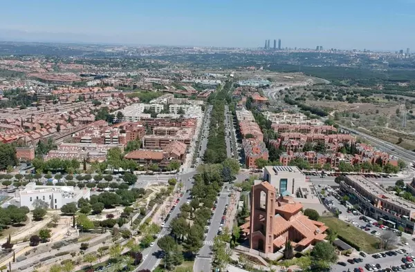 La alcaldesa declara un día de luto oficial en Pozuelo tras el asesinato machista de ayer
