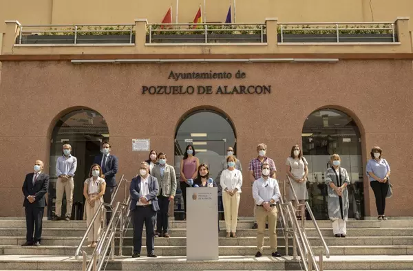 Un minuto de silencio por la mujer asesinada en Pozuelo de Alarcón