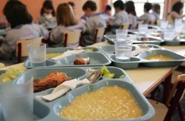 Somos Pozuelo exige que se paguen de inmediato las becas comedor del curso pasado
