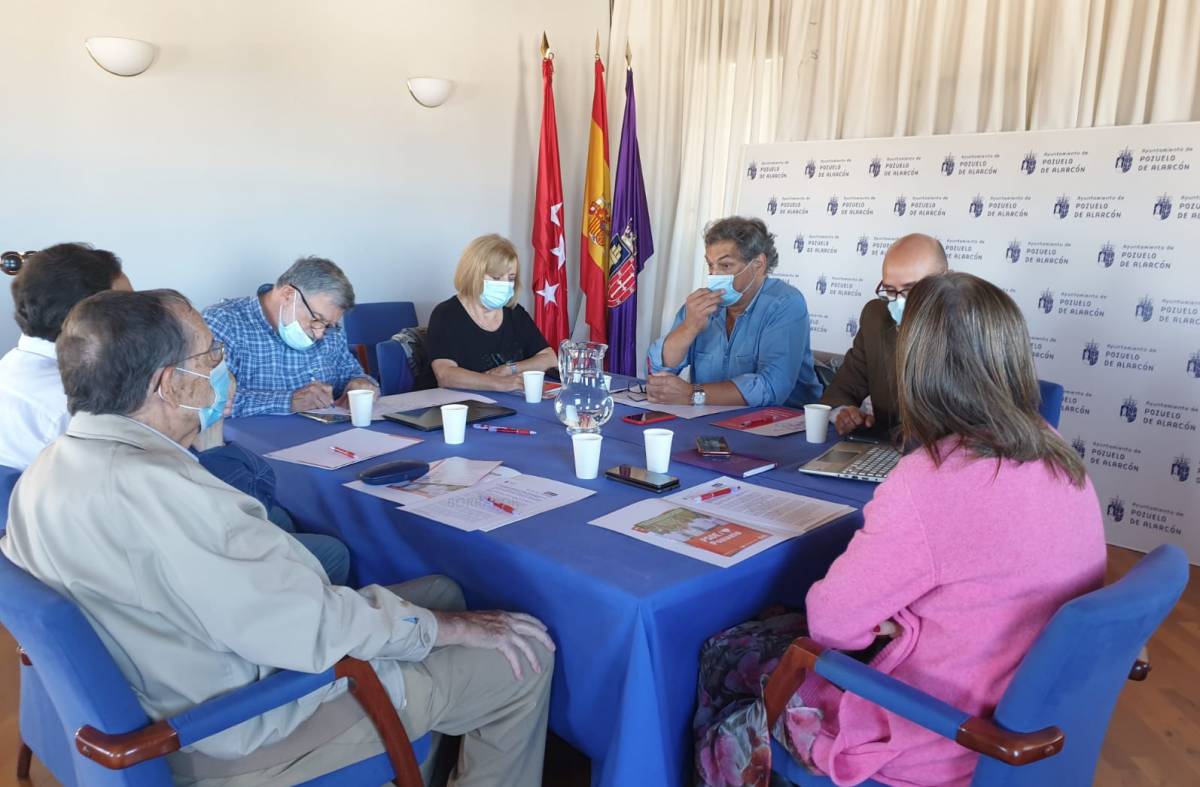 El PSOE y la 'Asociación Progresista Pozuelo Amigable' analizan las necesidades de los mayores en el municipio