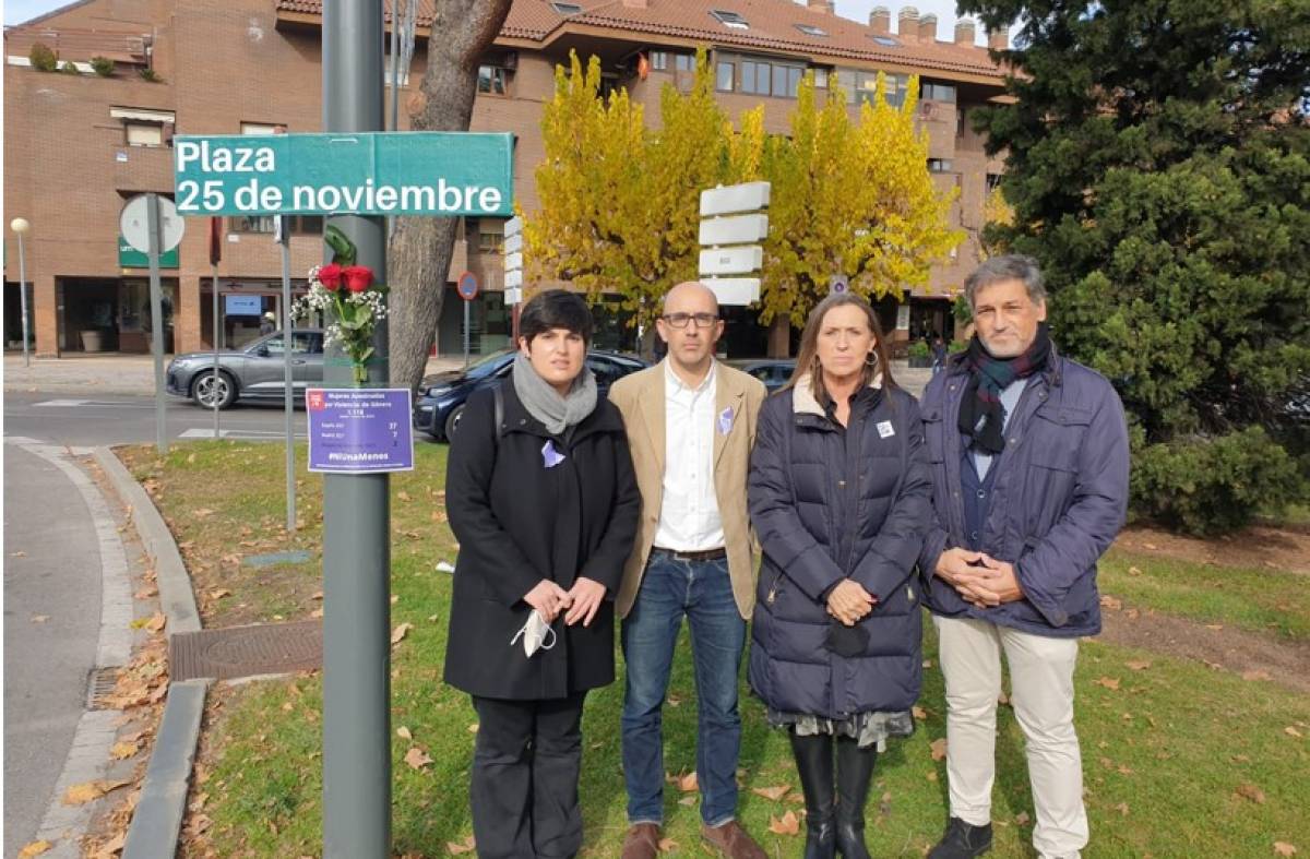 El PSOE rinde homenaje a las 2 mujeres asesinadas en Pozuelo y propone nombrar una plaza como “Plaza 25 de noviembre”