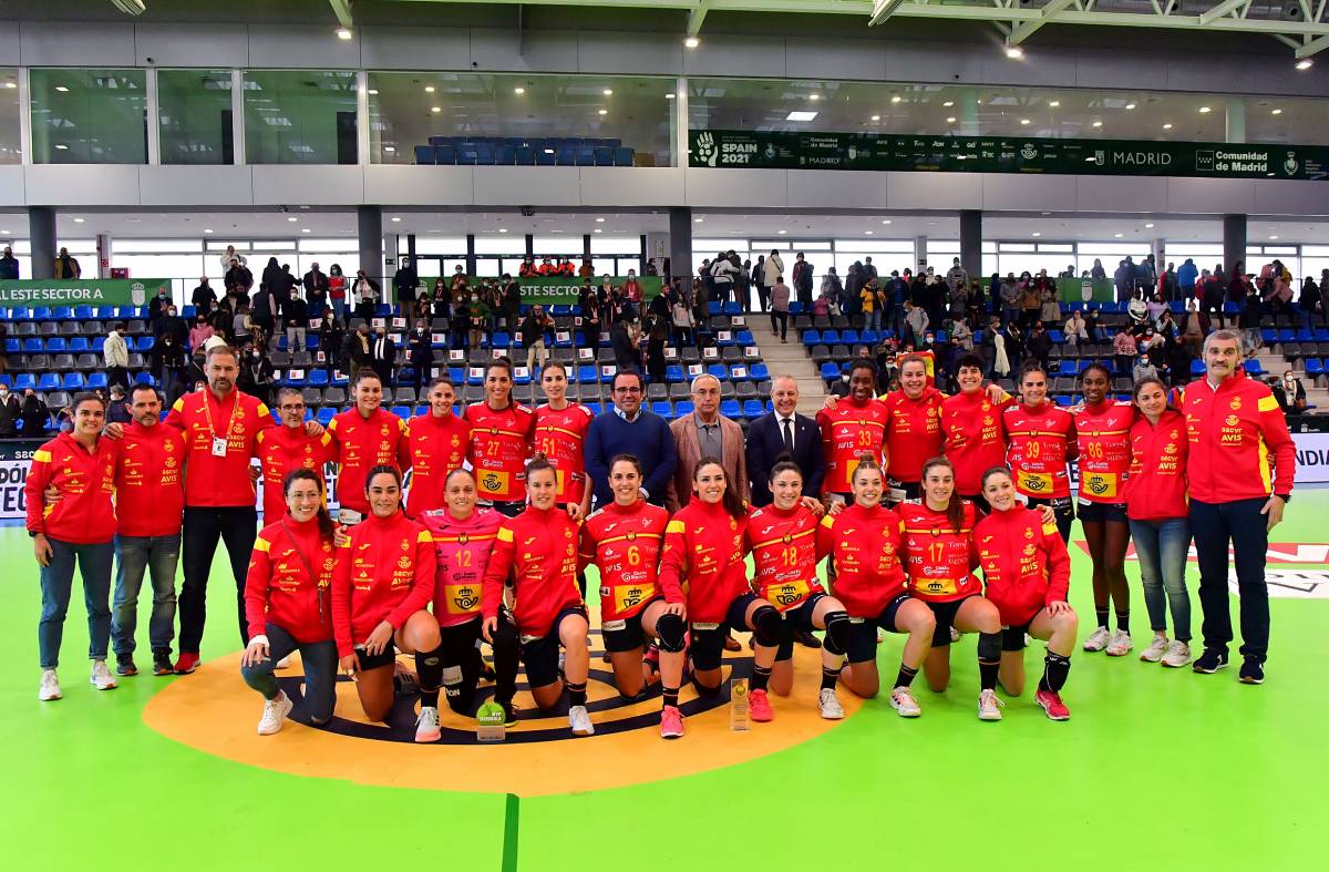Las 'Guerreras' conquistan el XXIV Torneo Internacional de España de Balonmano celebrado en Boadilla