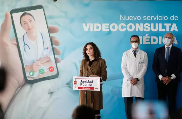 Comienza a funcionar en la Comunidad de Madrid la videoconsulta con médicos de la sanidad pública
