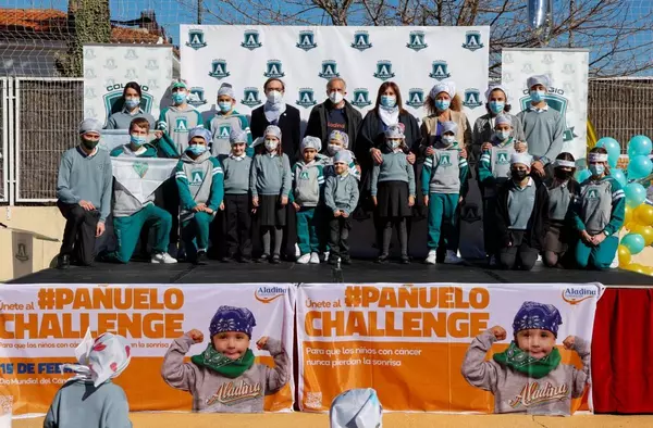 Pozuelo se suma a la campaña #PañueloChallengeAladina para homenajear a los niños y adolescentes con cáncer