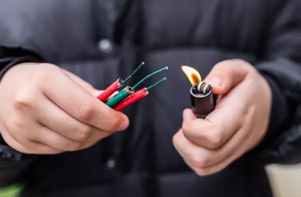 VOX Pozuelo propone regular el uso de material pirotécnico
