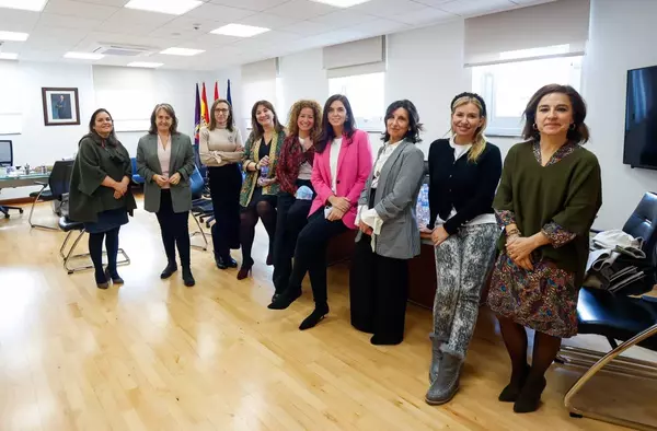 La alcaldesa de Pozuelo se reúne con las concejalas con motivo del Día Internacional de la Mujer