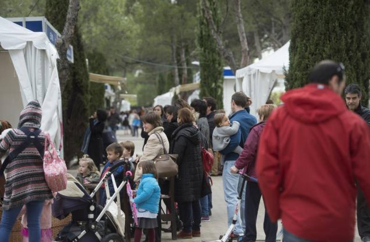 Escritores, libreros y visitantes tienen un cita este fin de semana en la Feria del Libro de Pozuelo