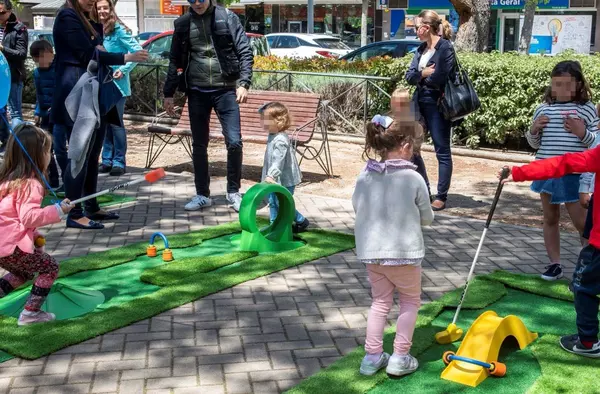 Pozuelo celebra el 'Día de la Familia' con juegos, castillos hinchables, circuitos de carreras o talleres en la Avd de Europa