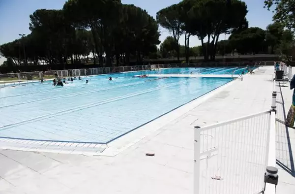 La piscina de verano del Polideportivo Carlos Ruiz vuelve a abrir sus puertas