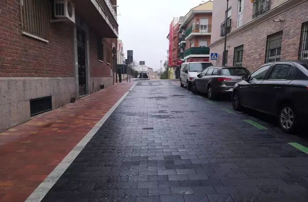 Vecinos y comerciantes del casco antiguo de Pozuelo podrán aparcar en zona azul 