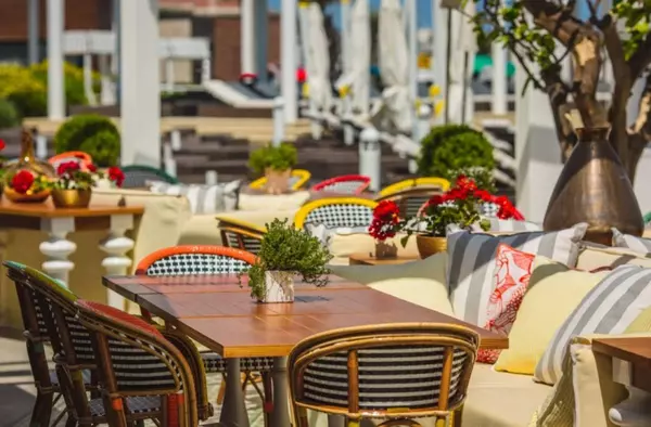 Los hosteleros de Pozuelo tendrán una nueva ordenanza de terrazas de veladores
