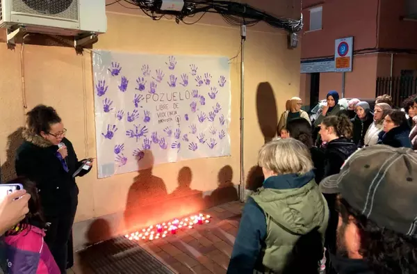 Pozuelo recuerda a Lobna, la vecina asesinada por su marido, en un homenaje organizado por Somos