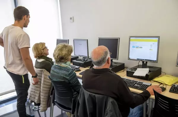 Visitas culturales, conferencia y talleres para los mayores de Pozuelo en la recta final del año