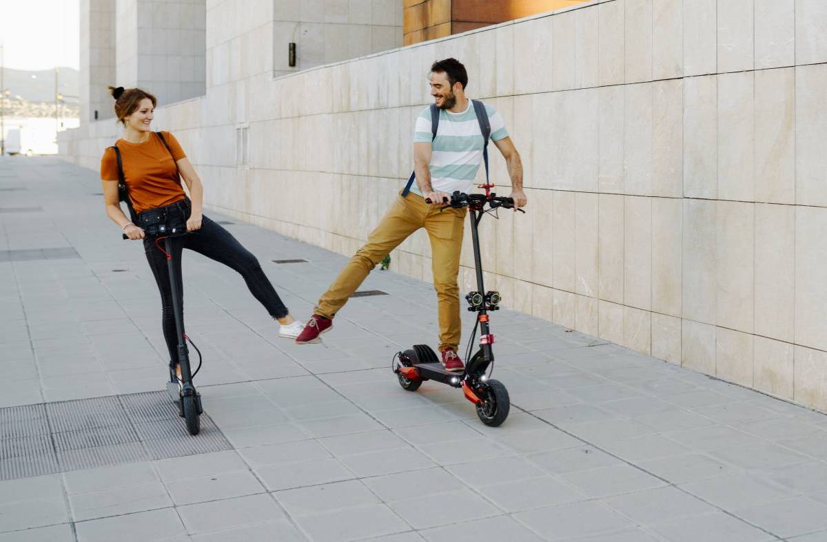 Pozuelo cambia coches por patinetes: Los vecinos no podrán tener más de un vehículo por familia