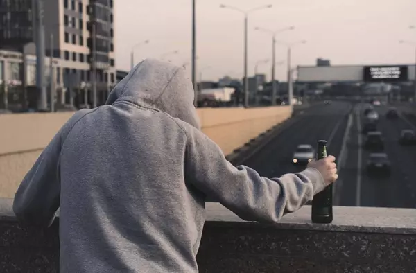 Pozuelo y Espirituosos España renuevan su colaboración para prevenir el consumo de alcohol entre menores
