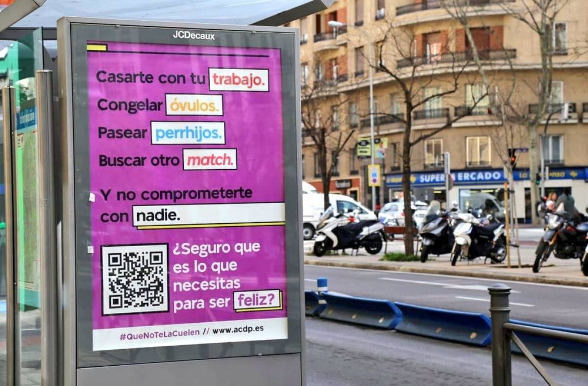 La polémica campaña de la Asociación Católica Propagandista con motivo del Día de la Mujer llega a Majadahonda, Pozuelo y Villanueva