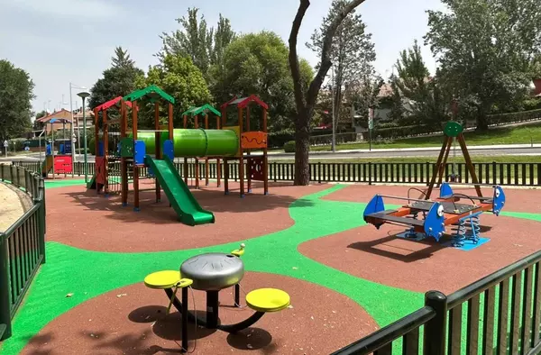 El Ayuntamiento de Pozuelo renueva nueve áreas infantiles para el disfrute de los más pequeños