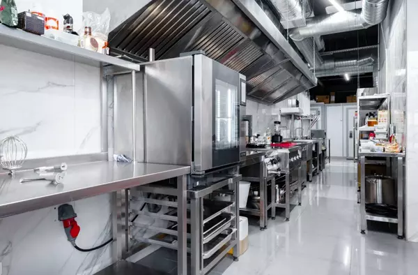 Somos Pozuelo pide al gobierno municipal que no conceda licencias para 'cocinas fantasmas' hasta regularizar la situación