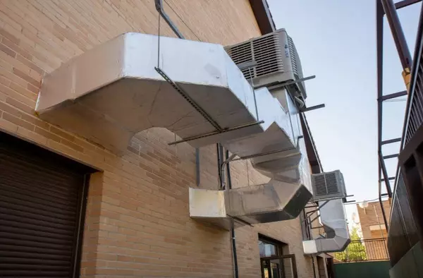 PSOE Pozuelo recoge firmas para presionar al Ayuntamiento a que instale climatización en los colegios públicos